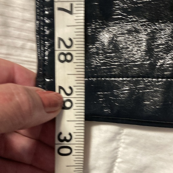 A&F Vegan Leather 90's
Straight Pants Ultra High Rise Curve Love - Picture 3 of 8